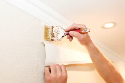 Pose de papier peint à Lauresses — revêtements muraux et toiles de verre